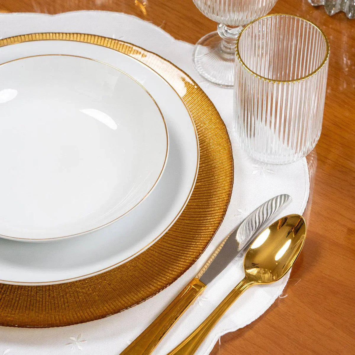 Aparelho de Jantar White Gold - Serve 06 pessoas / EXCLUSIVO